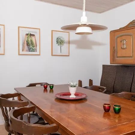 Centrally Located Townhouse In Close To The Pedestrian Street And Within Walking Distance Of The Harbour إيبلتوفت
