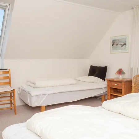 Centrally Located Townhouse In Close To The Pedestrian Street And Within Walking Distance Of The Harbour بيت للعطل *