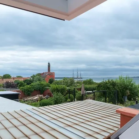 Holiday home Large Townhouse Centrally Located In