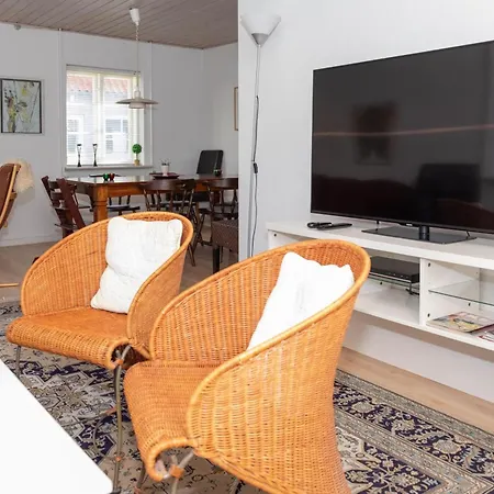 Centrally Located Townhouse In Close To The Pedestrian Street And Within Walking Distance Of The Harbour Ferienhaus *
